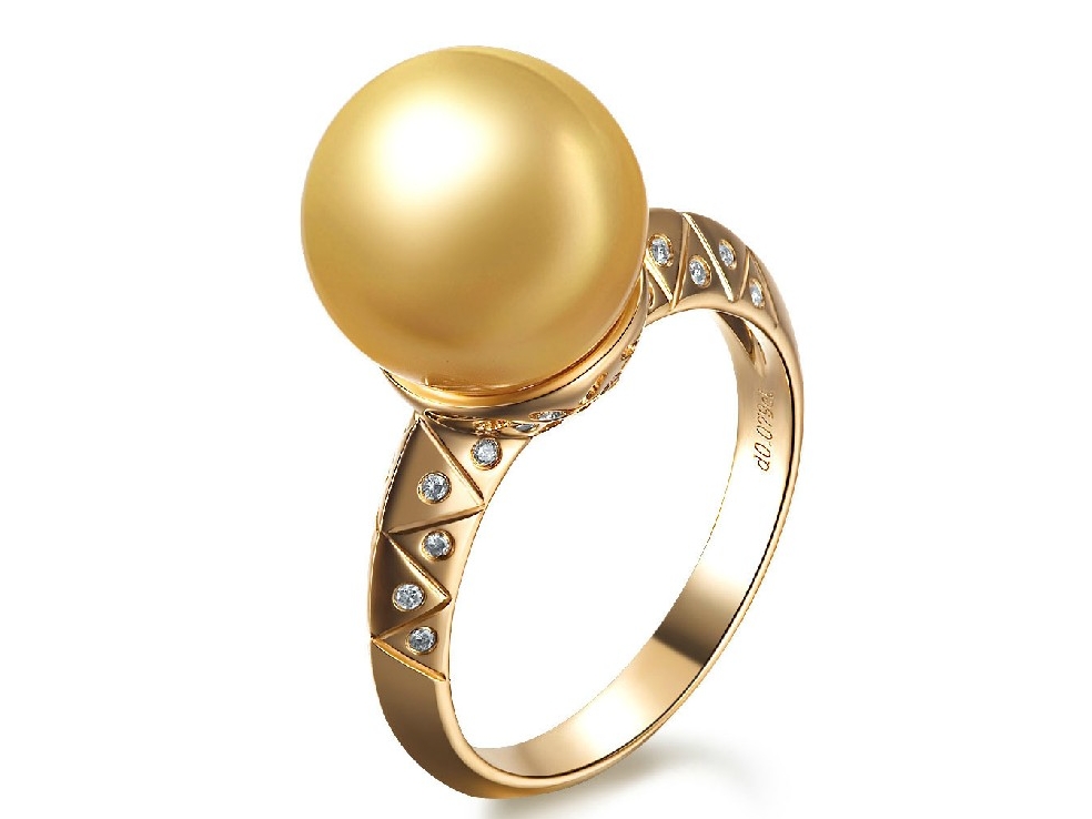 Maurane South Sea Pearl and Diamond Ring